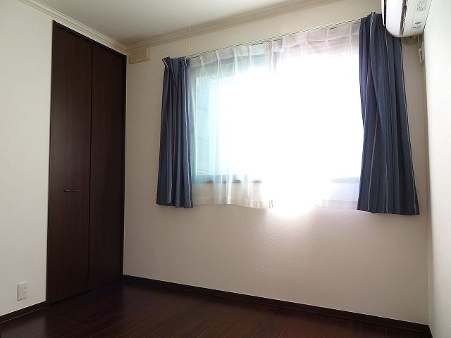 高知市 桜井町2丁目 中古戸建ての洋室