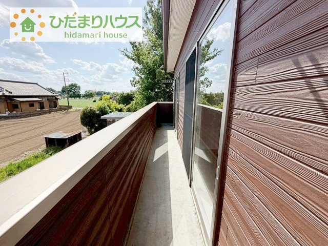 【バルコニー】 | 結城市大字山川新宿　中古戸建 | 南側に面したバルコニー☆彡お洗濯物がよく乾きます♪