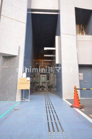 大阪市西区北堀江１丁目の賃貸マンションのエントランス
