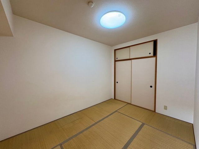 アンフィニィ真砂の和室