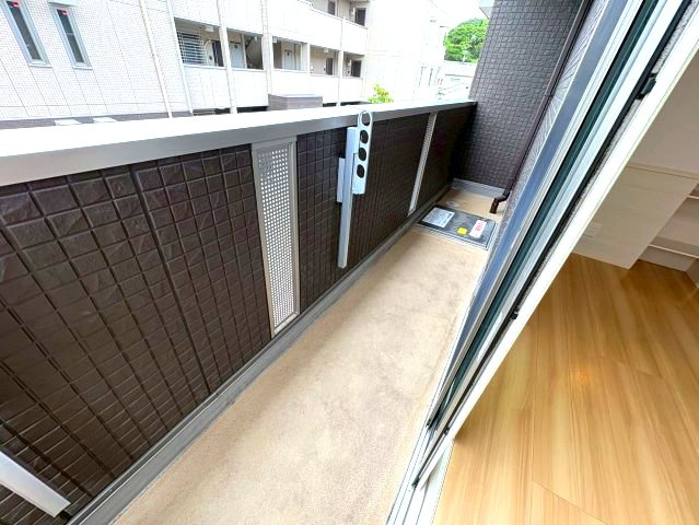 グロリアハイツはびきのA棟のバルコニー