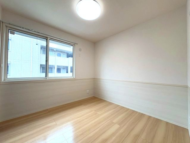 グロリアハイツはびきのA棟の洋室