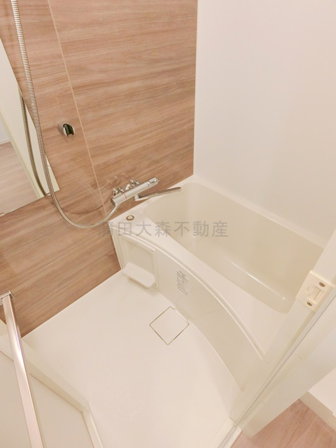 RJRプレシア蒲田の浴室|キッチン後方冷蔵庫置き場