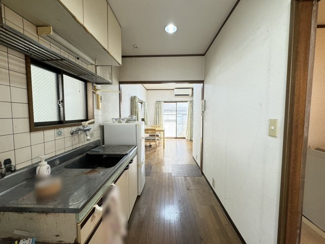 下河原通2丁目戸建の居間・リビング|使いやすいリビングです