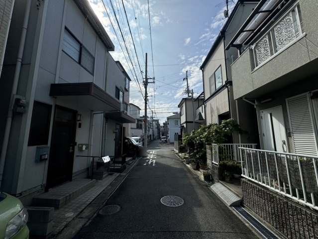 下河原通2丁目戸建の前面道路含む現地写真|前面道路含む現地写真です