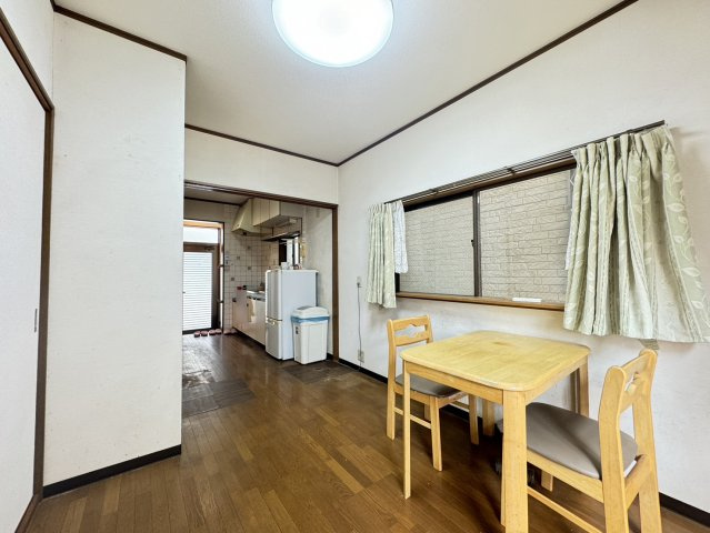 下河原通2丁目戸建の居間・リビング|おしゃれなリビングです