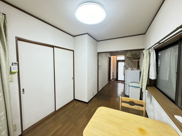 下河原通2丁目戸建の居間・リビング|居間です