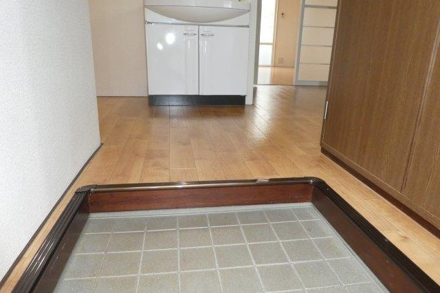 サンライフひろみねＡの玄関