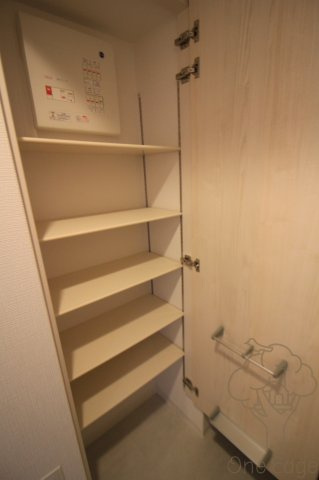 エスリードレジデンス大阪福島フロントの玄関