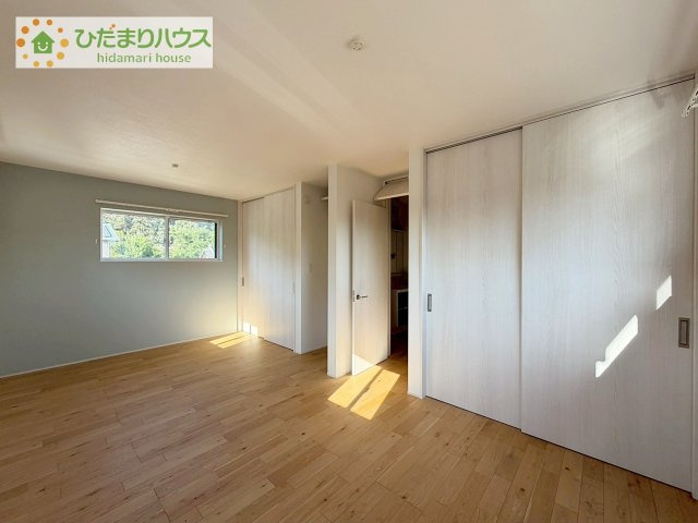 【洋室】 | 桜川市真壁町下谷貝　中古戸建 | お掃除しやすく、清潔感を保てるのでダニも発生しにくいフローリング♪