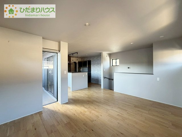 【居間・リビング】 | 桜川市真壁町下谷貝　中古戸建 | 早くお仕事終わらせて、家に帰りたくなるようなリビングです(^^♪
