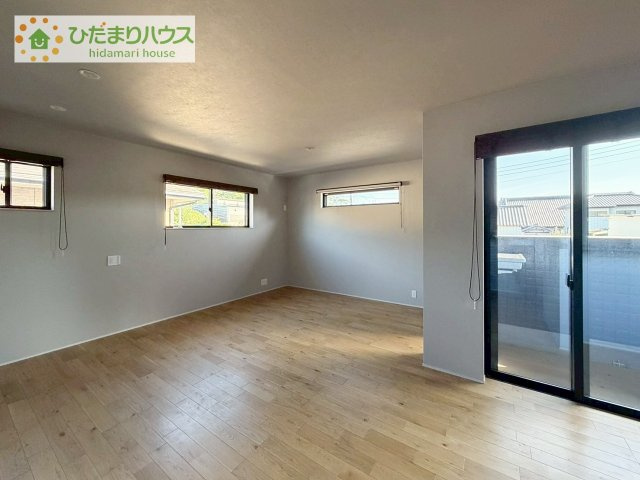 【居間・リビング】 | 桜川市真壁町下谷貝　中古戸建 | お子様が元気に遊べる広々としたリビングです！