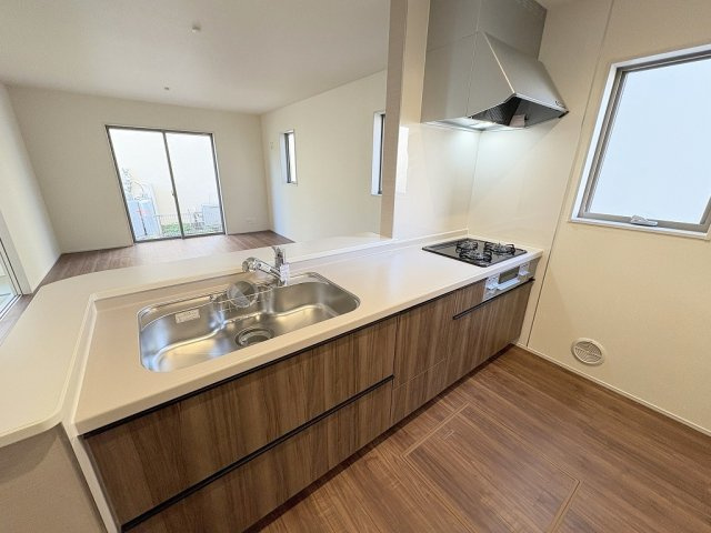 八潮市八潮7丁目　新築戸建　全5棟　3号棟のキッチン|同施工会社の参考写真になります。