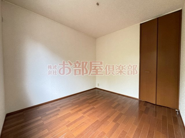 ハイム東山Ⅰの洋室|個人の部屋や寝室として使える洋室です