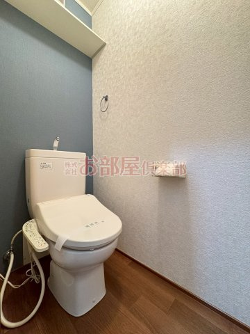 ハイム東山Ⅰのトイレ|落ち着いた色調のトイレです