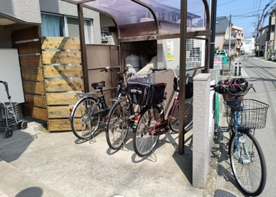 【駐輪場】 | ジョイフルハイツⅡ南林間 | マンションの駐輪場は、事前に空きがあるか確認を取ると安心です。せっかく入居したのに駐輪スペースがない！なんてことになったら大変ですよね。そこで、内見時や購入前にはまず事前に確認しておくと良いでしょう。
