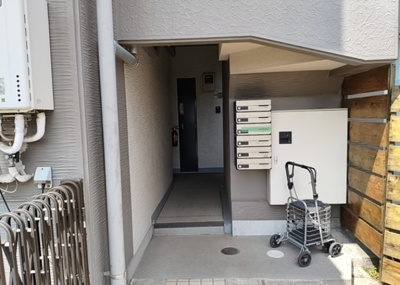 【受付】 | ジョイフルハイツⅡ南林間 | 受付はマンションコンシェルジュがいる場合もあれば、管理人が滞在する小部屋を総称して呼ぶことがあります。主にエントランスに設置されていることから、防犯面でも期待ができます。防犯設備がない場合はより安心！