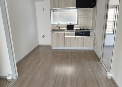 【ダイニング】 | ジョイフルハイツⅡ南林間 | ダイニングは、食事や家族の団らんスペースとしてだけではなく、ほかの用途としても使用することができます。ダイニングテーブルを置き、食事のためのスペースを作ることでリビングとの差別化を図ることができます。