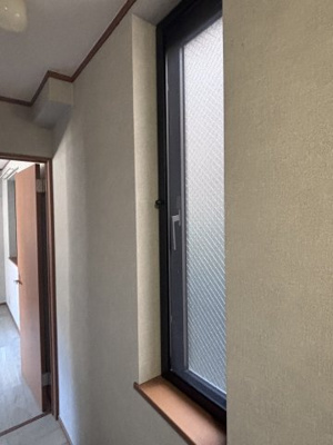 【内装】 | アップルコート | 大きな腰窓がついており、開放的です。