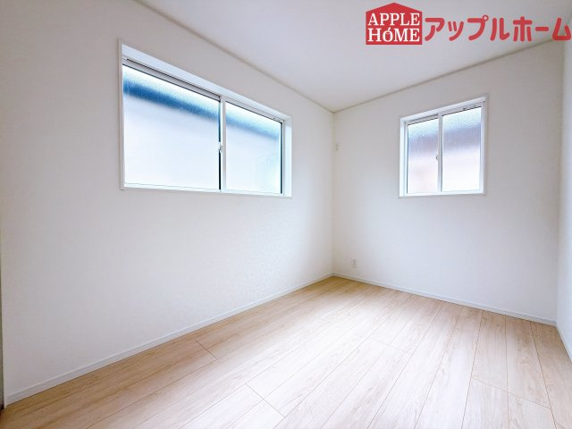 [新築住宅] 鶴ヶ島市富士見 第1 全1棟の洋室|２階居室は全室収納あり！たっぷりある収納活用でお部屋もキレイを保てます♪