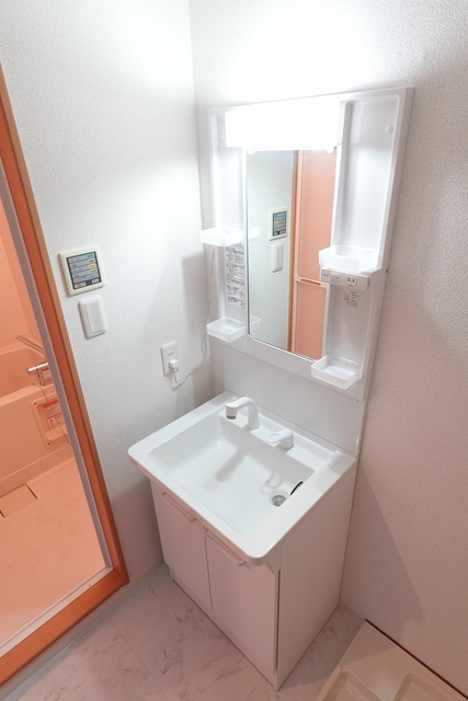 ニューシティアパートメンツ円上町の洗面所|前回募集時の写真です