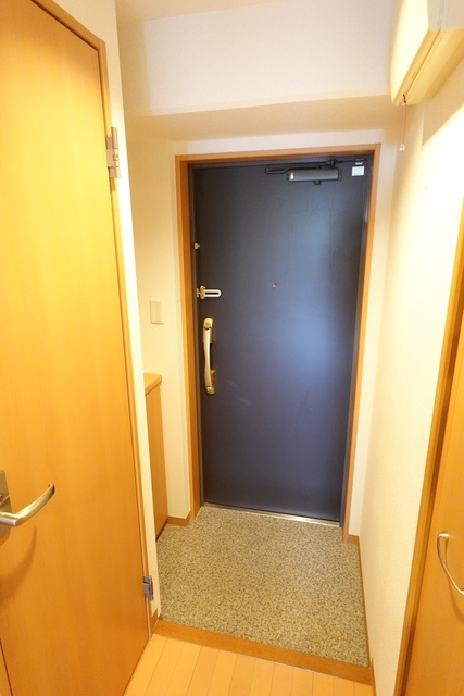 ニューシティアパートメンツ円上町の玄関|前回募集時の写真です