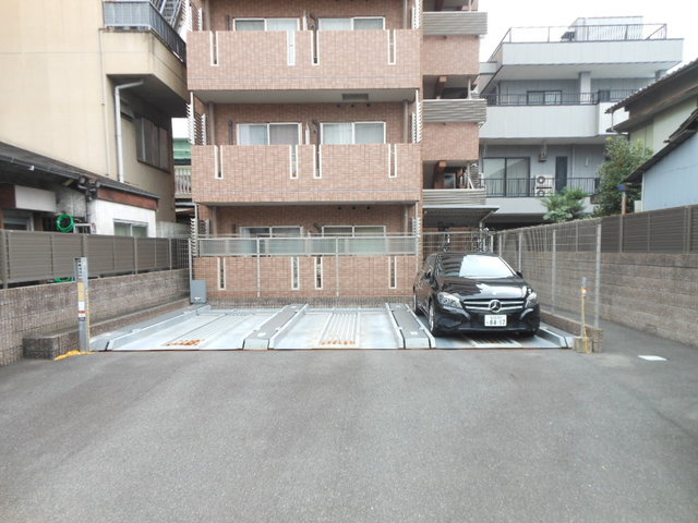 ニューシティアパートメンツ円上町の駐車場|機械式駐車場