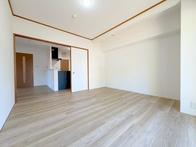 ハビタットセレッソⅢの居間・リビング|ゆったり過ごせる居間です