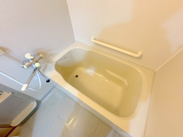 ハビタットセレッソⅢの浴室|日々の疲れを癒すお風呂付です