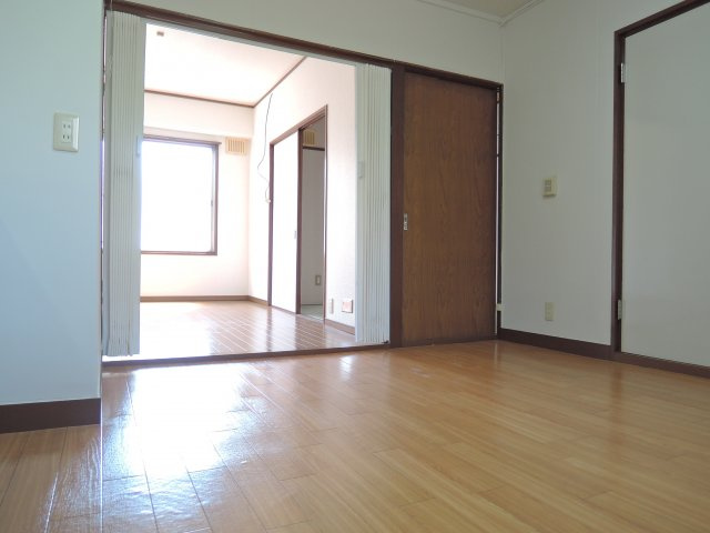 中井マンションの洋室