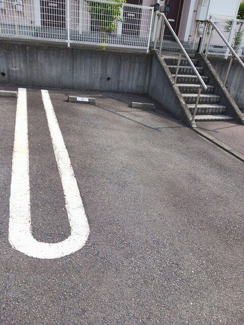 アメニティレジデンスの駐車場