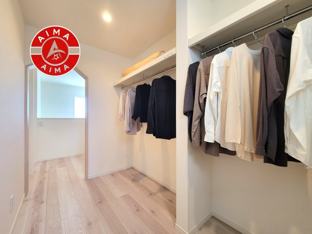 福岡市西区今津第1-1棟（25号地）の収納|洋服や大きな荷物が多い方や人数の多いご家族などは、一般的なクローゼットよりもウォークインクローゼットのほうが使い勝手が良いです。