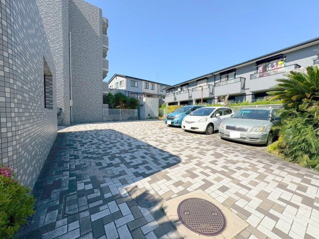 ハビタットセレッソⅢの駐車場|駐車場です
※同建物の類似写真になります。