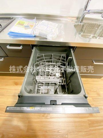 川田1丁目中古戸建のキッチン|食洗機があり洗い物の手間が省けます♪