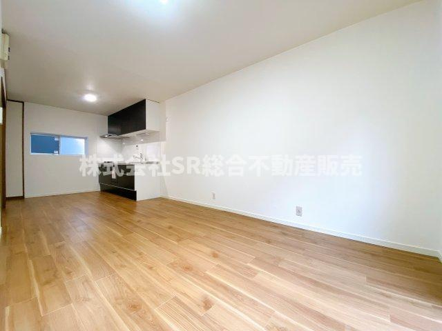 川田1丁目中古戸建の居間・リビング|ゆったりとしたリビングです