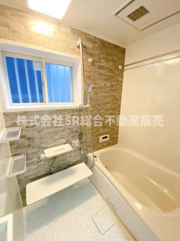 川田1丁目中古戸建の浴室|足を伸ばしてゆったりと浸かれる浴槽です♪