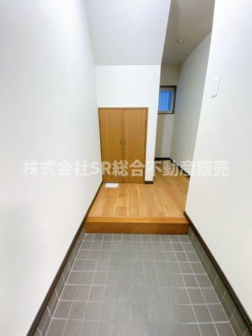 川田1丁目中古戸建の玄関|玄関にシューズボックスを置いても広く使えます！