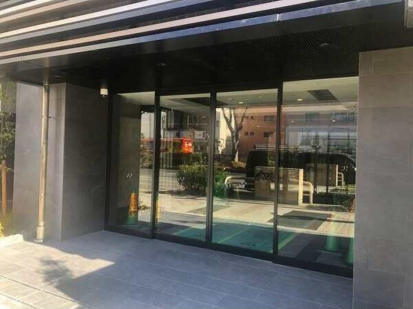 プレサンスロジェ上前津駅前THE RESIDENCEのエントランス