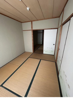 山本マンションの和室