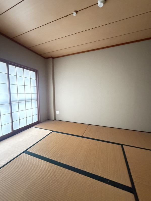 山本マンションの和室