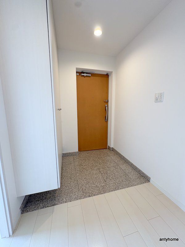 アーデン上本町　仲介手数料無料の玄関