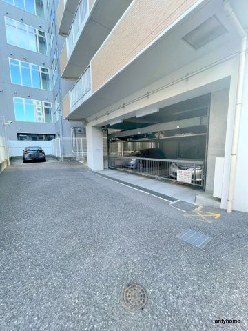 アーデン上本町　仲介手数料無料の駐車場
