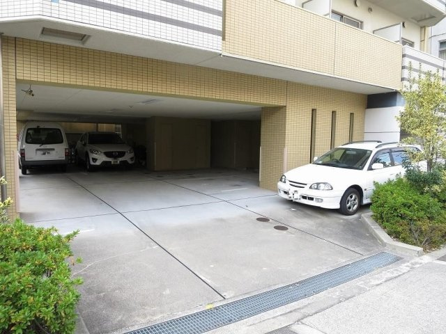 ビヤンポートの駐車場