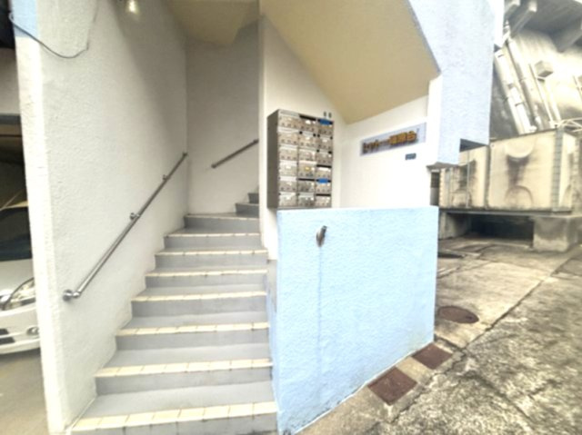 シャトー篠原台のエントランス
