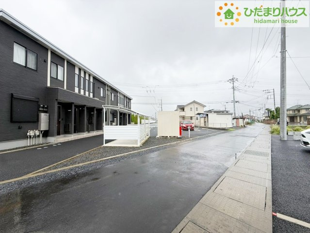 那珂市杉第3　新築戸建　2号棟の前面道路含む現地写真|2026年8月下旬完成予定！
似た作りのモデルハウスご案内可能です♪