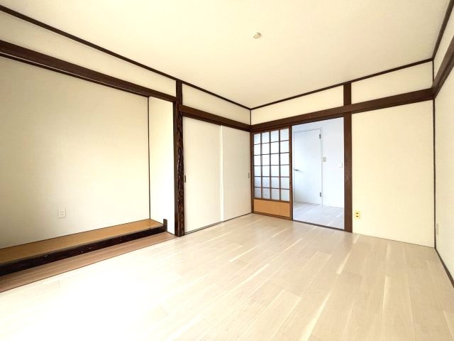 山中田貸家の洋室