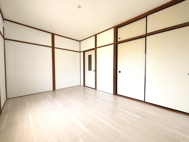 山中田貸家の洋室