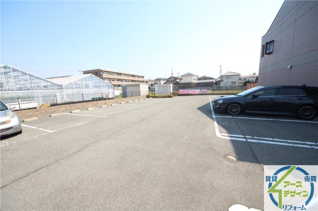 マウントック・レオの駐車場