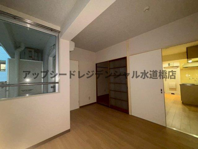 グリーンハイツ本郷の居間・リビング|※別室参考写真です。大きな窓付きのお部屋