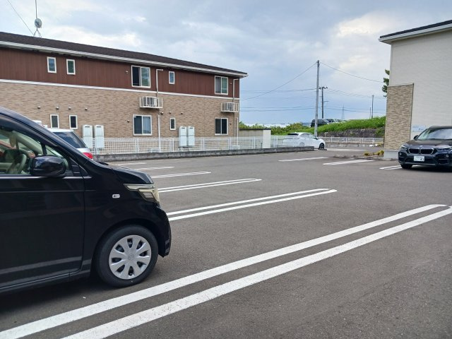 【駐車場】